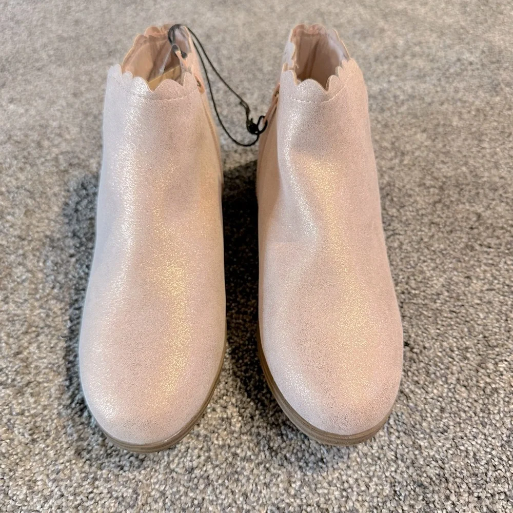 Thereabouts Girls Pima Stacked Heel Booties - Size 5 - New W/Tags - Color Taupe